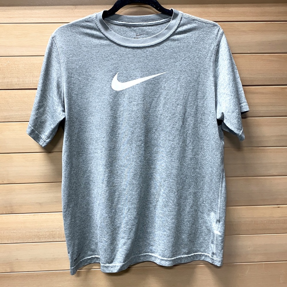Nike Dri-Fit Grey T-Shirt Size M